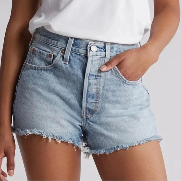 Levi’s Micro Vibes 501° Original Cutoff Denim Shorts Button Fly Light Wash 27 - Picture 3 of 16